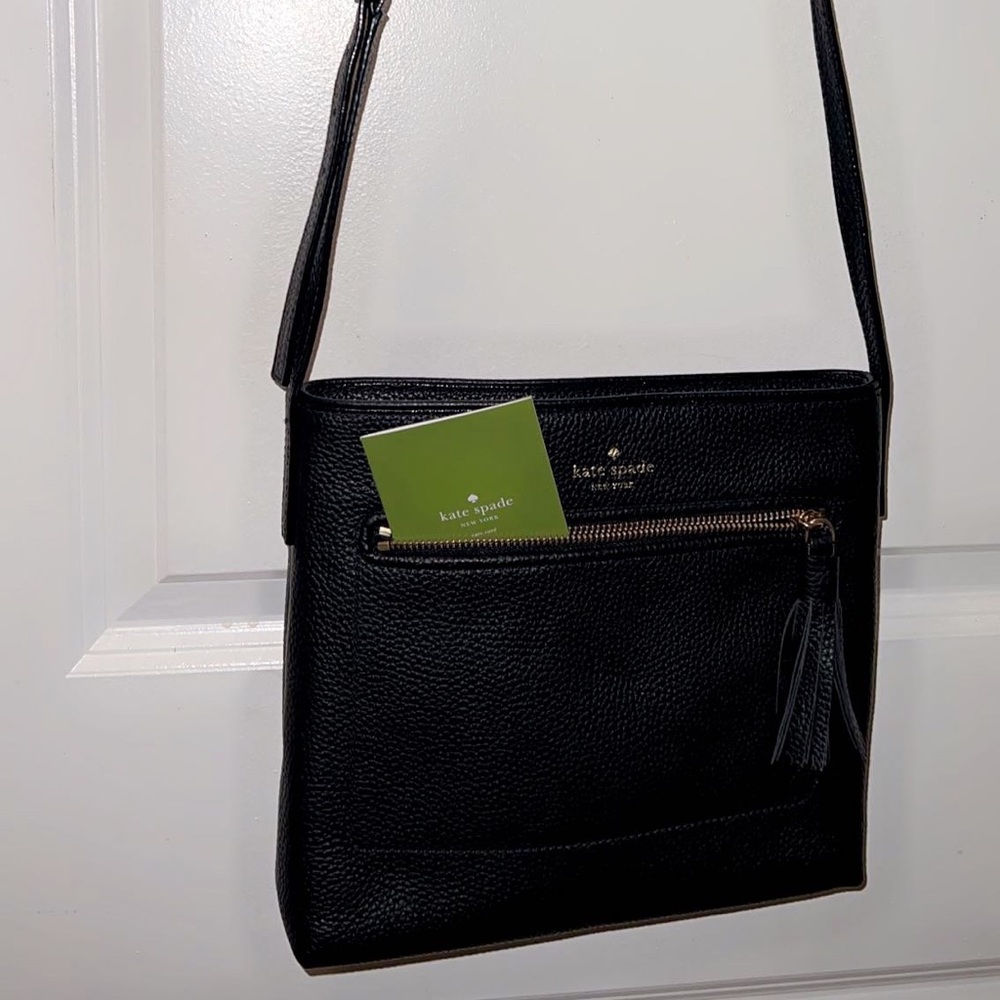 KATE SPADE NEW YORK
Leather Crossbody Bag
